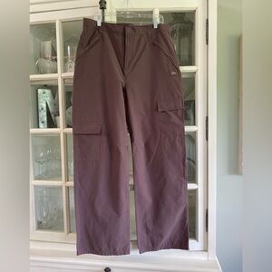 ALO Yoga trendy “The Edge Trousers”